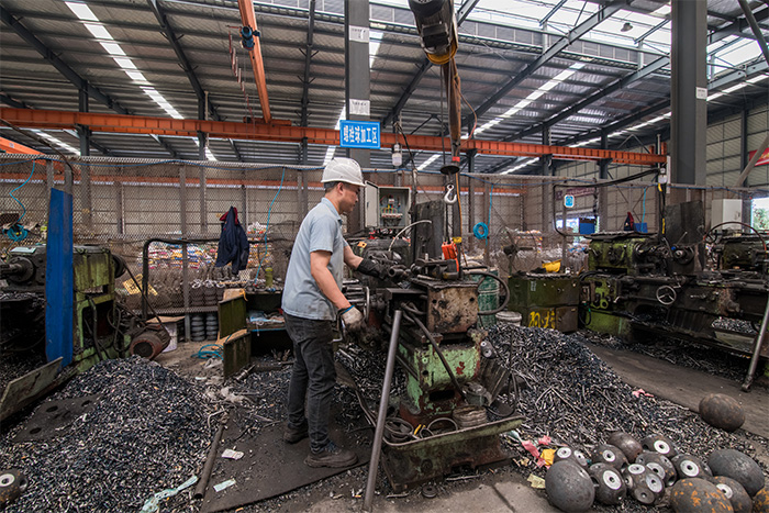 宁波网架配件-螺栓球加工车间